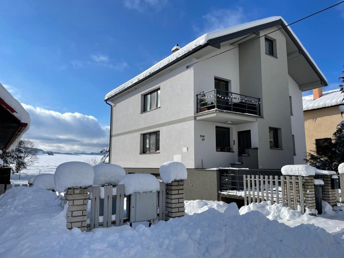 Stylish Apartment Under The Tatras Strba Exterior photo